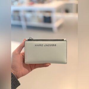 NWT Marc Jacobs slim wallet - cotton